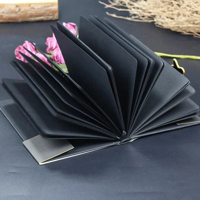 Cuaderno de páginas negras