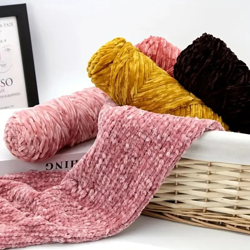 Lot de 6 pelotes en chenille gold velvet 100% Polyester 100gr x 6