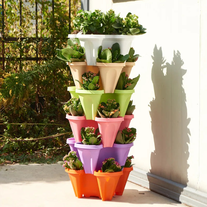 Stackable Stereoscopic Pot