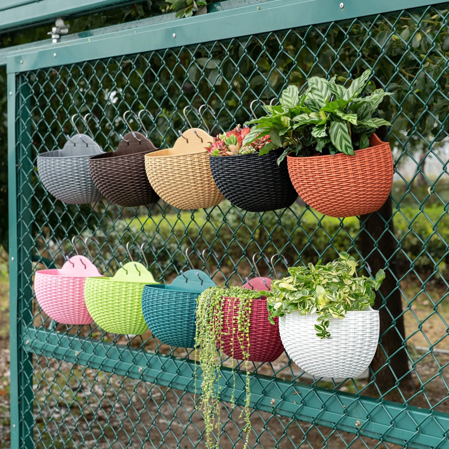 Hanging pot