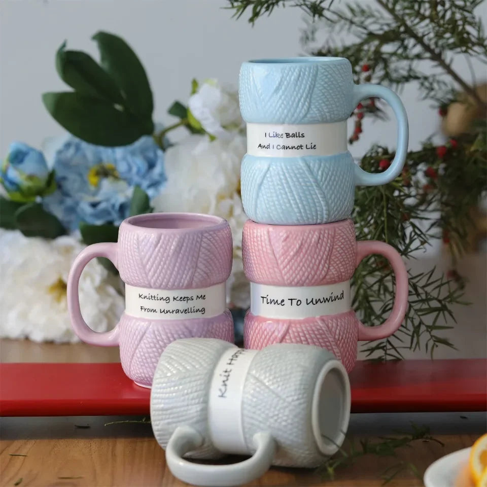 Tasse colorée en forme de pelote de laine