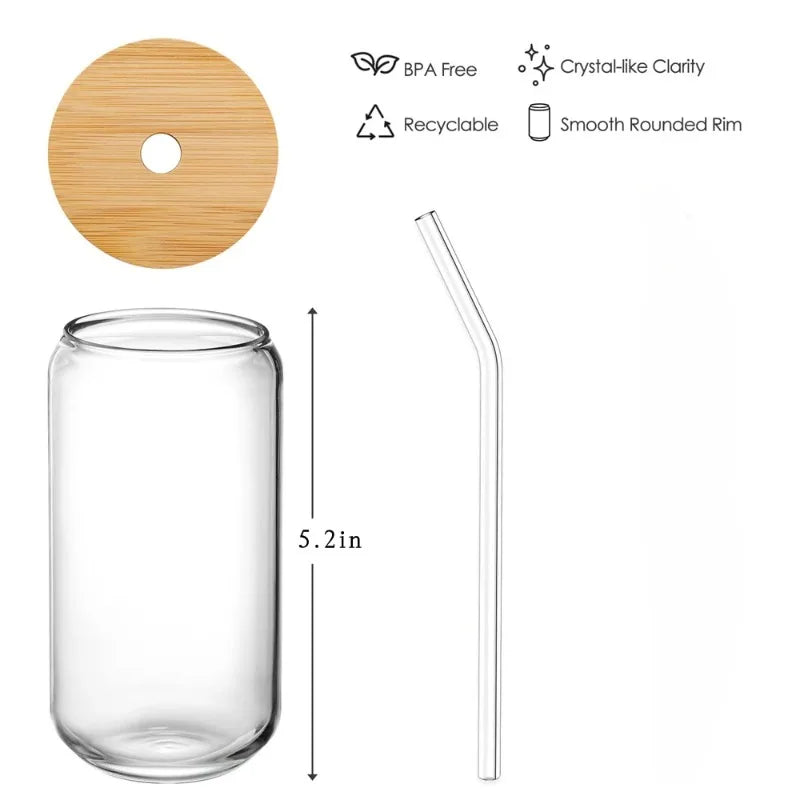 Vaso transparente con pajita y tapa.