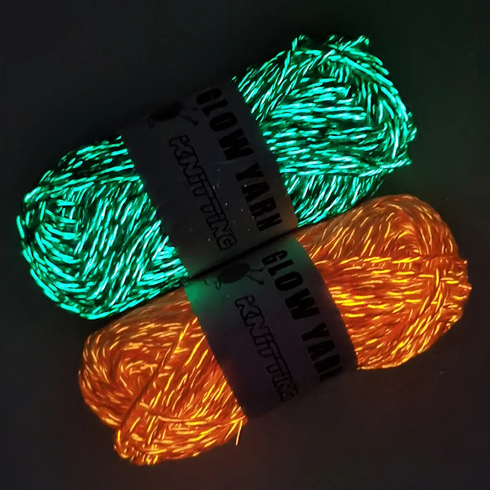 Pelotes de laine fluorescentes Brillent dans le noir