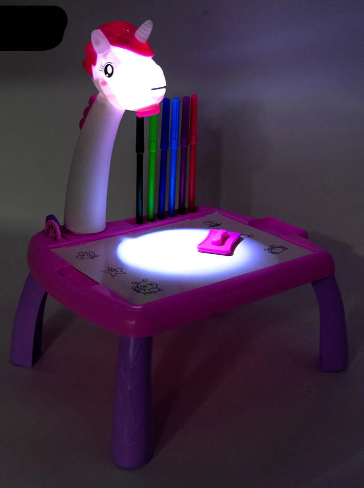 Mesa de dibujo infantil de unicornio