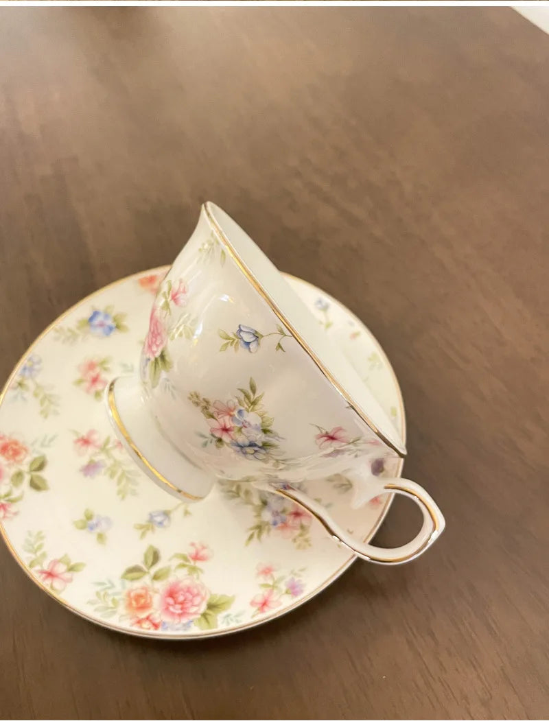 Tasse de thé Vintage à l'anglaise