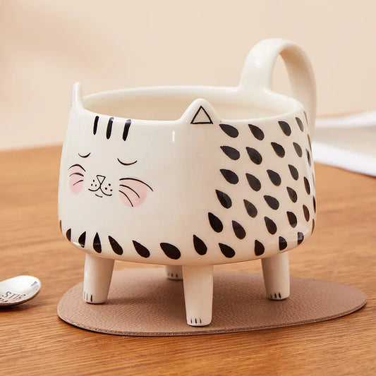 Tasse en céramique en forme de chat avec ses quatre pattes 350ml