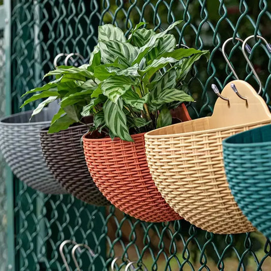 Hanging pot